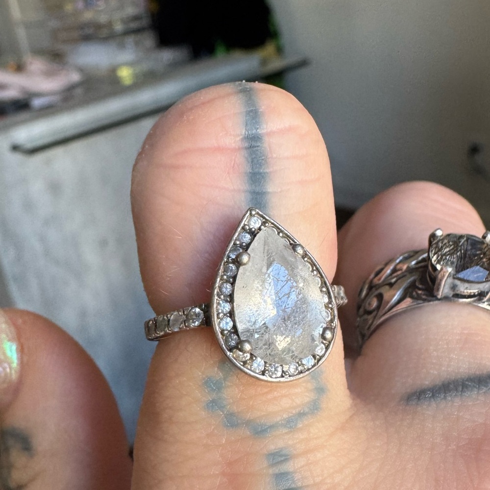 Gorgeous vintage clear quartz tear drop shaped ring sterling silver